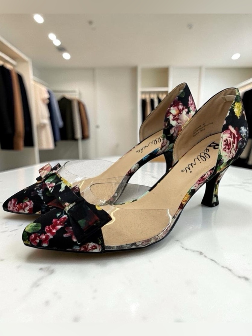 Bellini Cupcake Pump Black Floral Satin Sz. 9